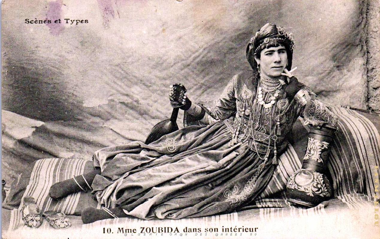Algerie - Madame Zoubida dans son interieur.jpg